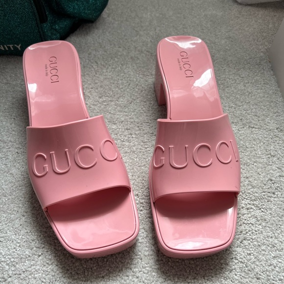 Pink Gucci jelly sandals - Picture 4 of 7